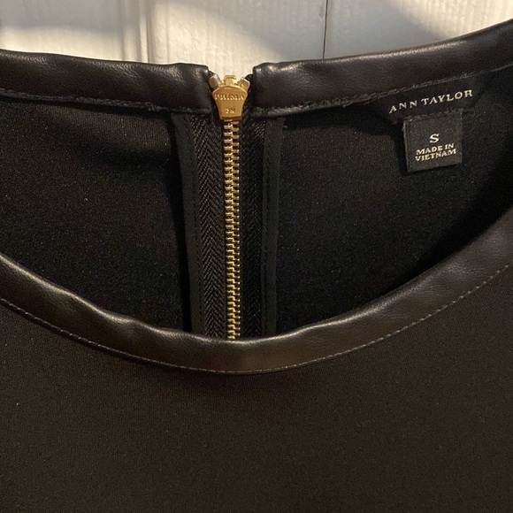 Ann Taylor short sleeve top w/ faux leather trim - Picture 3 of 4